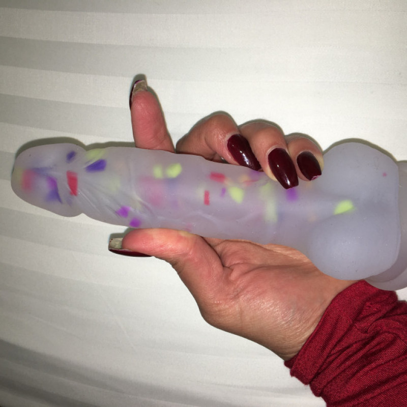 Dildo used on videos and webcam